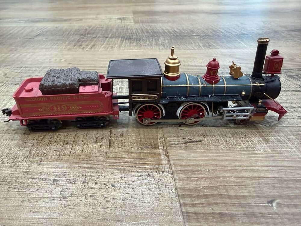 Bachmann Union Pacific 119 HO Scale 4-4-0 Steam Engine Tender